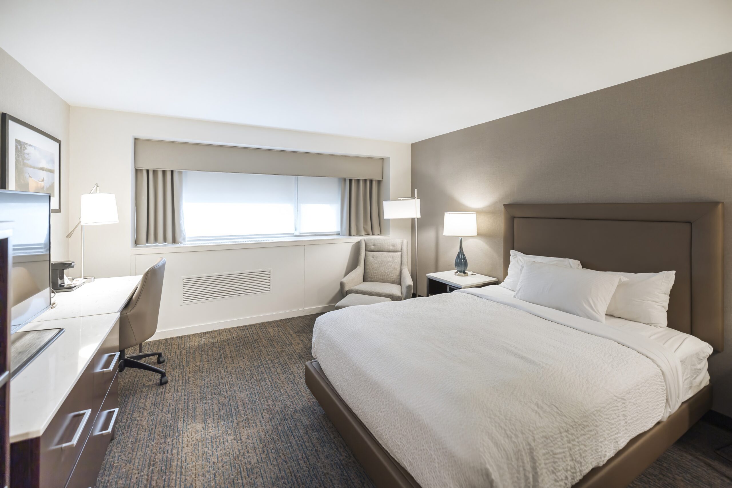 QUEEN GUESTROOM