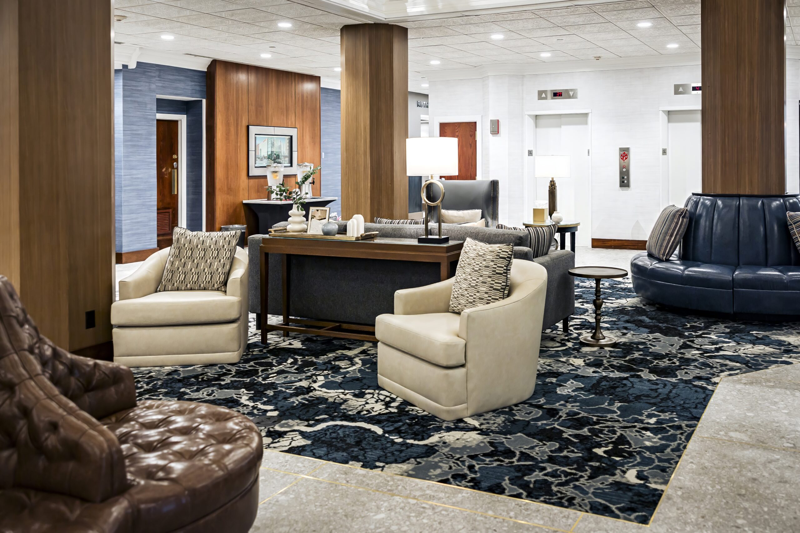 GRAND KAHLER LOBBY LOUNGE