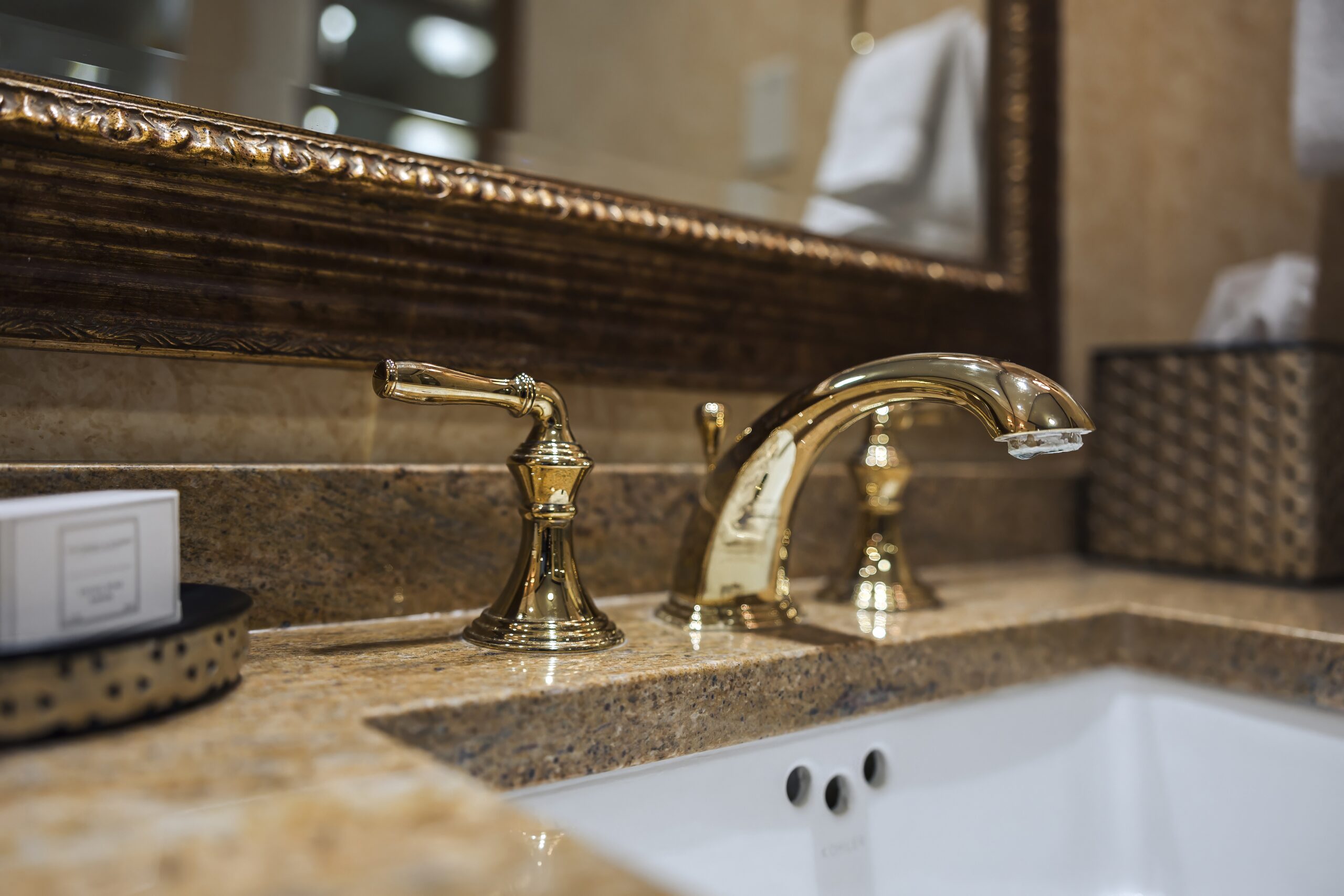THE TOWERS | LUXURY SUITE WITH KITCHEN, BATHROOM