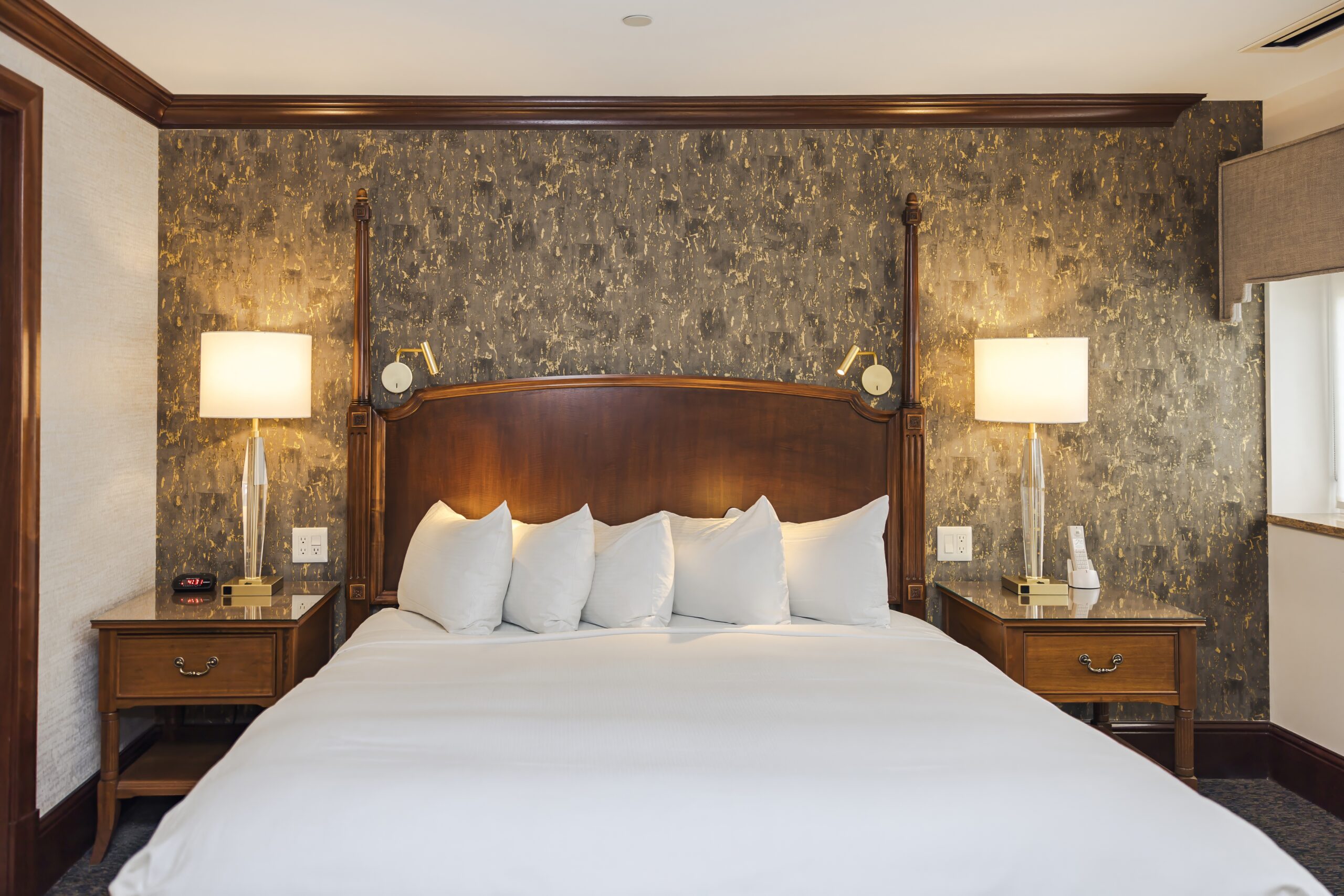 THE TOWERS | TWO BEDROOM SUITE, BED