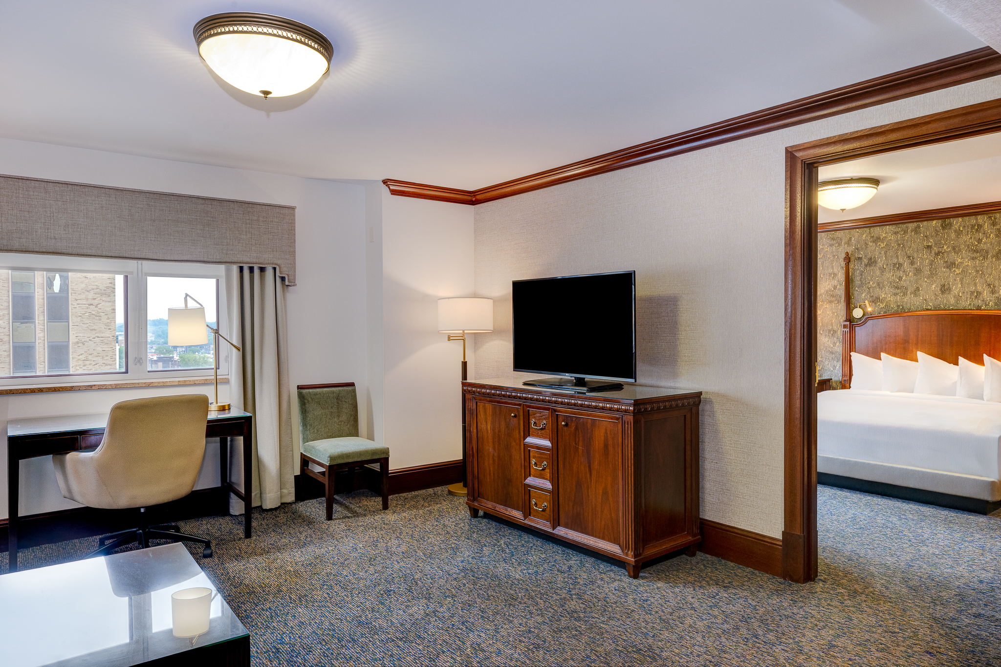 Executive Suite at the Tower Kahler Grand Hotel